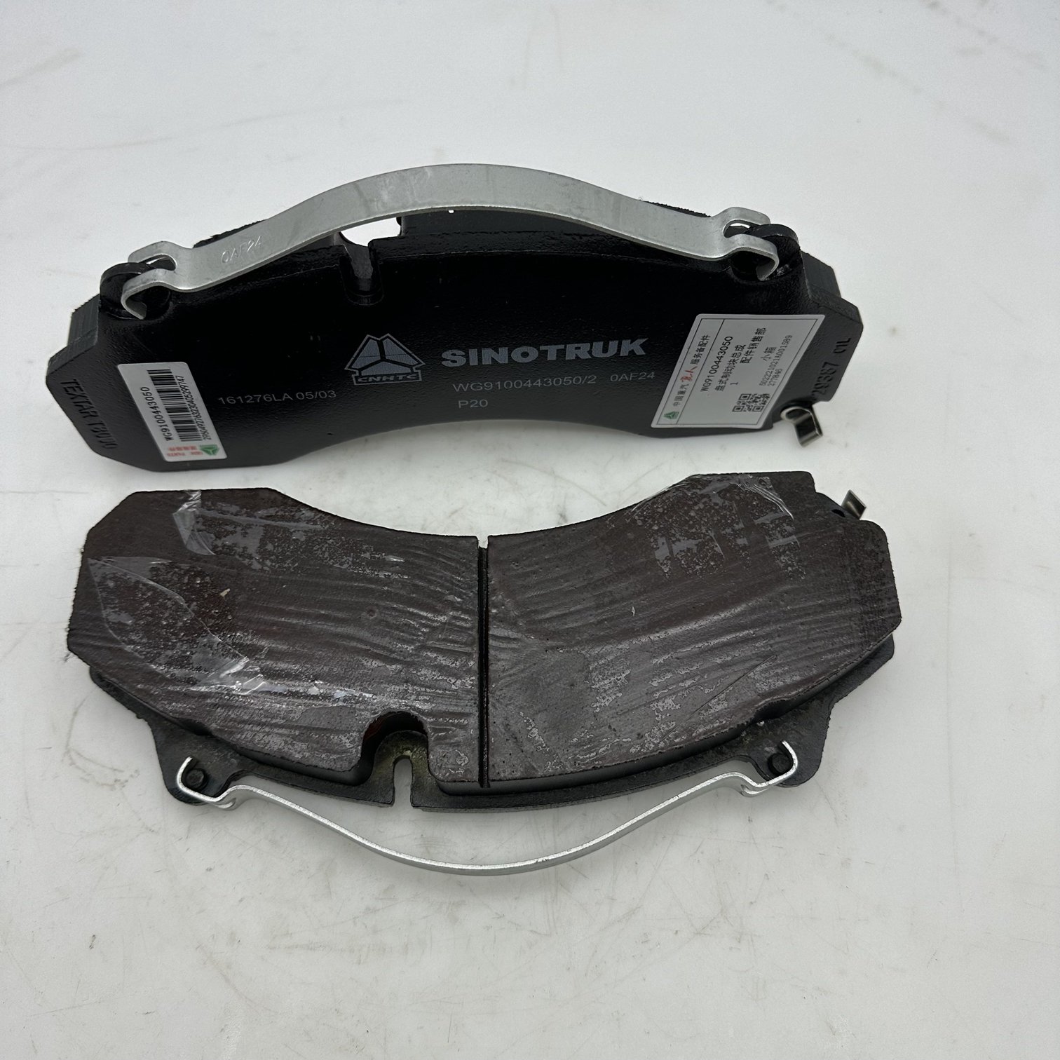 SINOTRUK HOWO Original Disc Brake Pad Assembly Dump Heavy Duty Truck Parts Model WG9100443050 WG9100444150